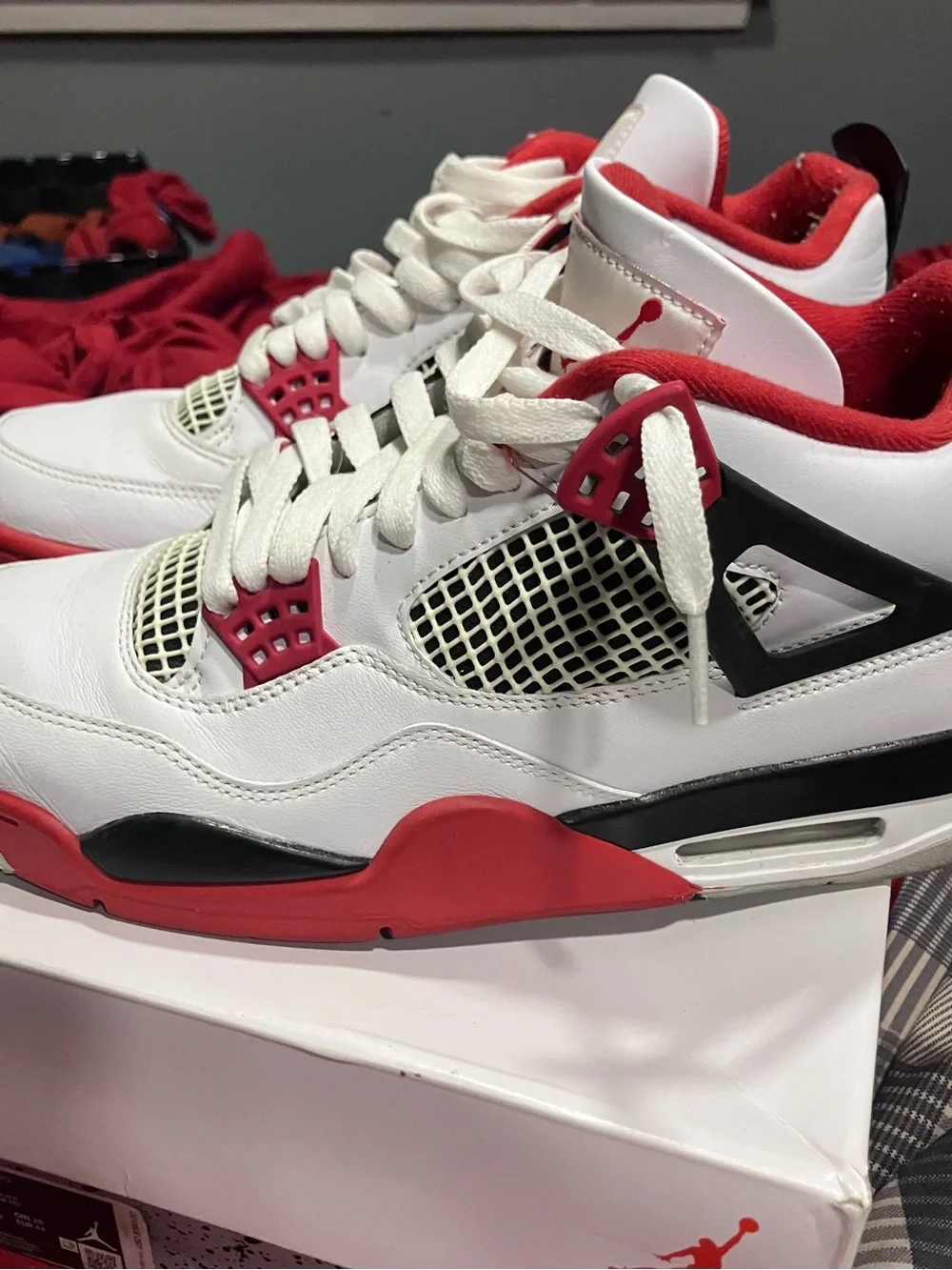 Jordan Air Jordan 4 Retro Fire Red White/Red/Black Sneakers - Size 10
